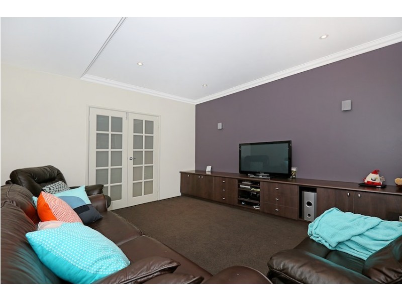 67 Darwin Terrace, Dudley Park WA 6210