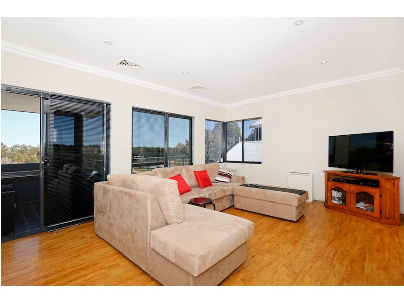 67 Darwin Terrace, Dudley Park WA 6210