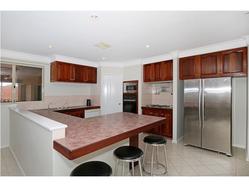 5 Berrigan Row, Halls Head WA 6210