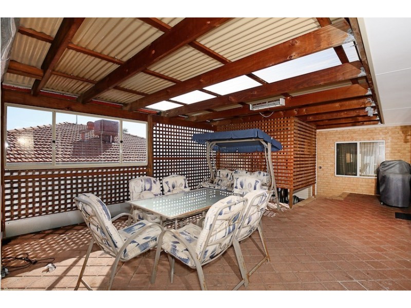 5 Berrigan Row, Halls Head WA 6210