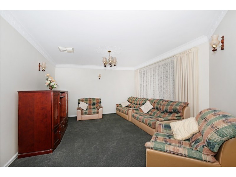 5 Berrigan Row, Halls Head WA 6210