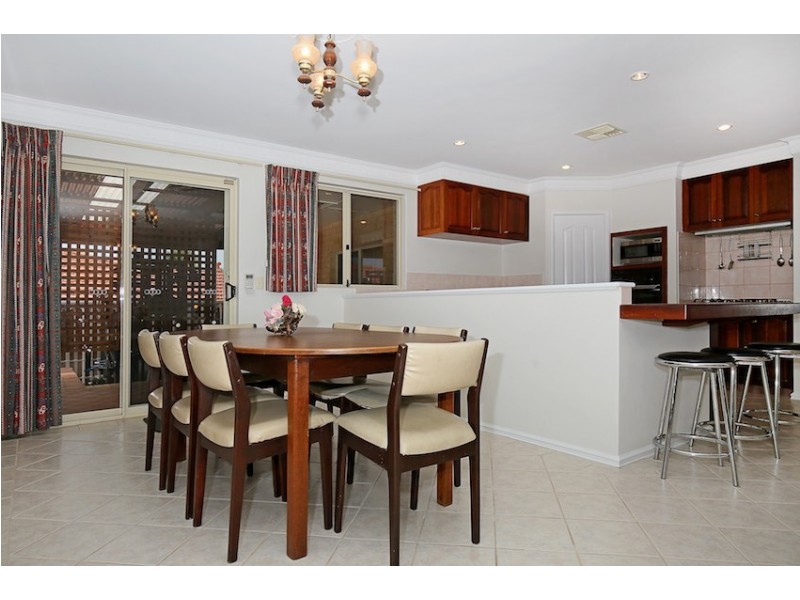 5 Berrigan Row, Halls Head WA 6210