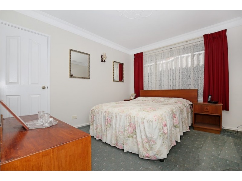 5 Berrigan Row, Halls Head WA 6210