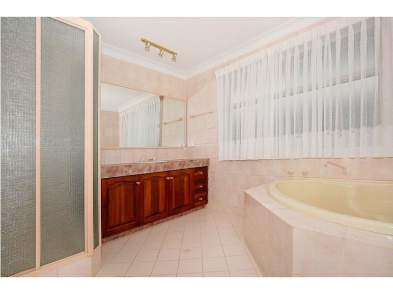 5 Berrigan Row, Halls Head WA 6210