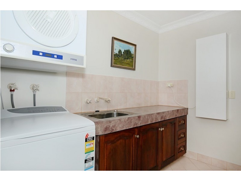 5 Berrigan Row, Halls Head WA 6210