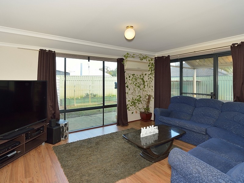 4 Goldseeker Loop, Ravenswood WA 6208