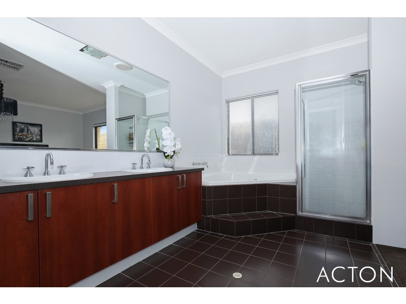 5 Pictum Way, Halls Head WA 6210