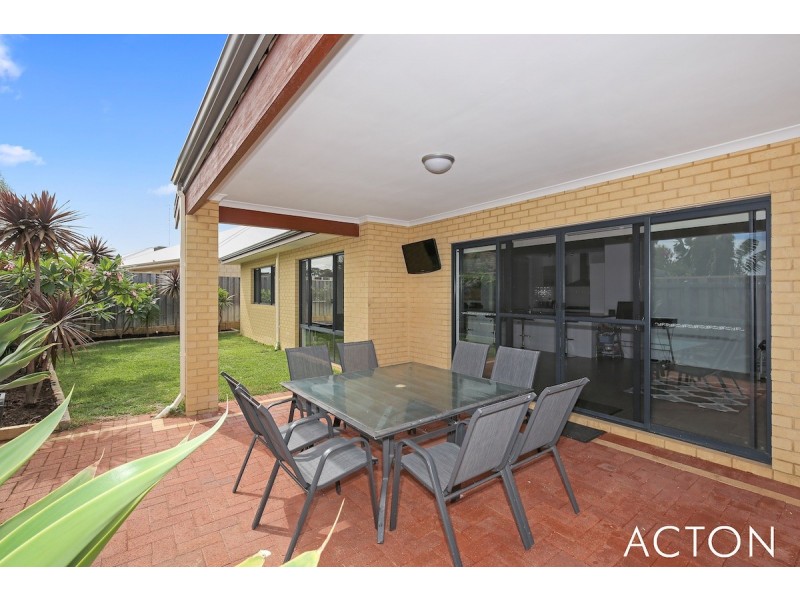 5 Pictum Way, Halls Head WA 6210
