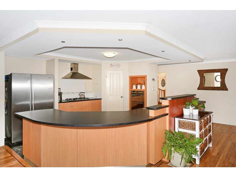 5 Wirra Lane, Lakelands WA 6180