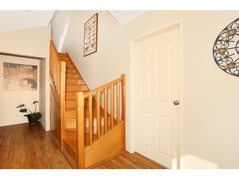 5 Wirra Lane, Lakelands WA 6180