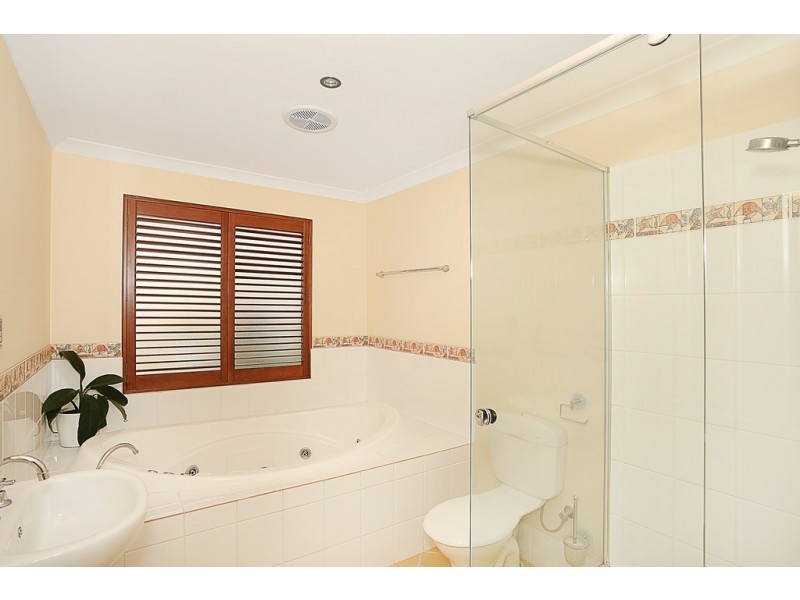 5 Wirra Lane, Lakelands WA 6180