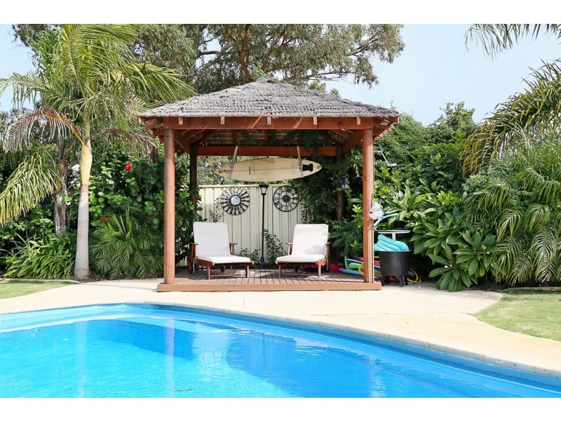 5 Wirra Lane, Lakelands WA 6180