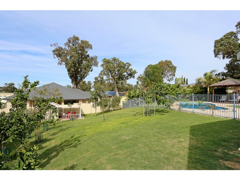 5 Wirra Lane, Lakelands WA 6180