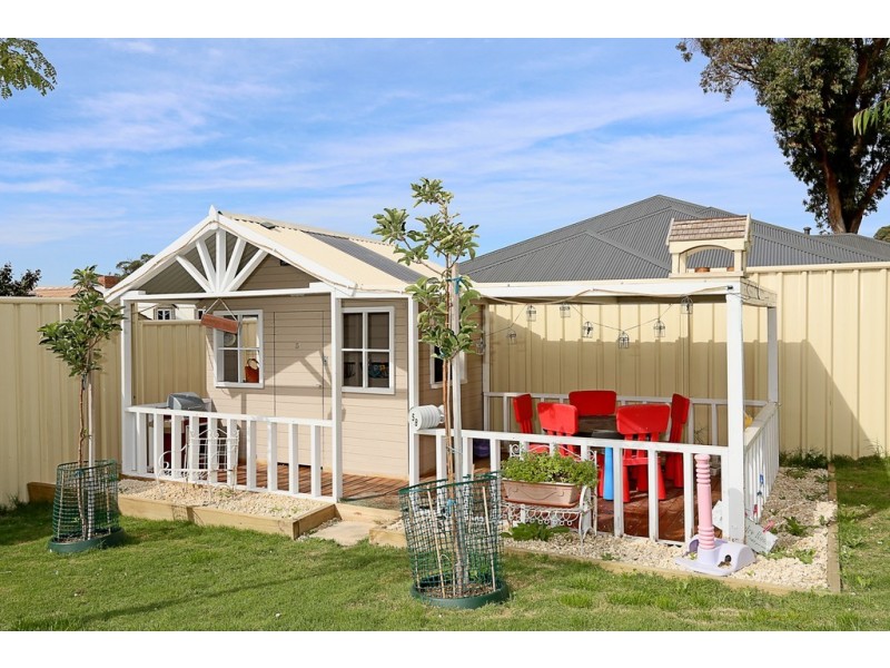 5 Wirra Lane, Lakelands WA 6180