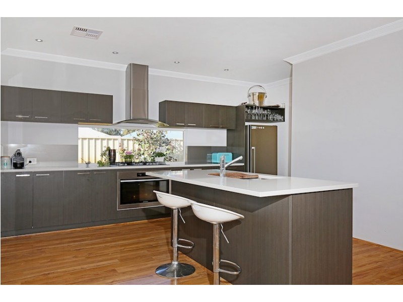 33 Britawast Road, Madora Bay WA 6210