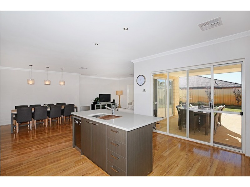 33 Britawast Road, Madora Bay WA 6210