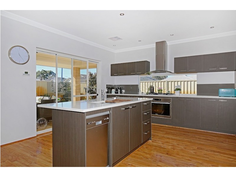 33 Britawast Road, Madora Bay WA 6210