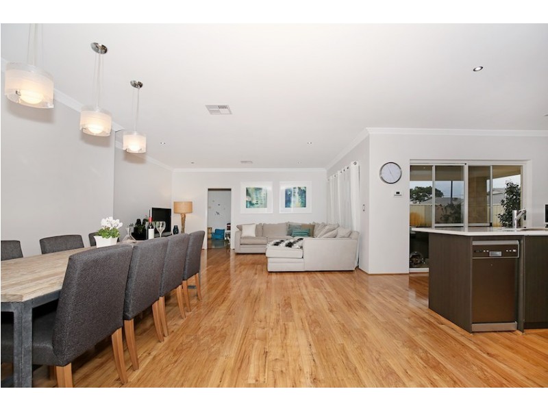 33 Britawast Road, Madora Bay WA 6210