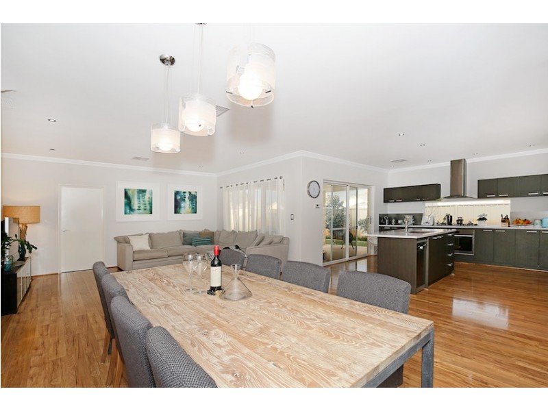 33 Britawast Road, Madora Bay WA 6210