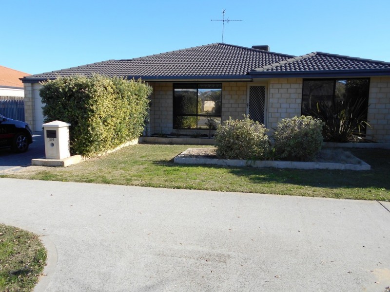 206 Peelwood Parade, Halls Head WA 6210