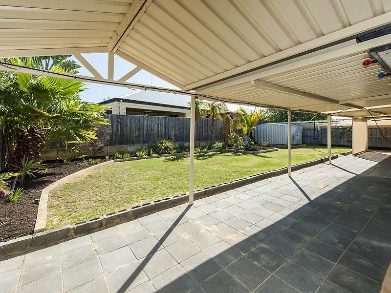 206 Peelwood Parade, Halls Head WA 6210