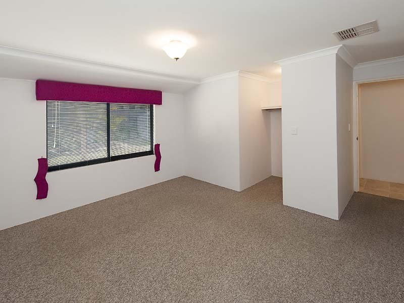 206 Peelwood Parade, Halls Head WA 6210