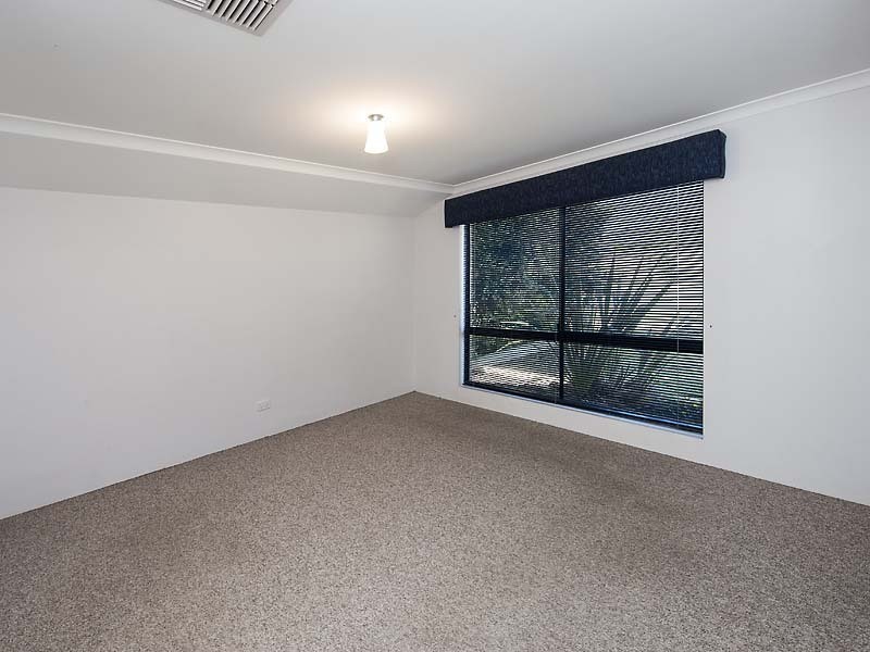 206 Peelwood Parade, Halls Head WA 6210