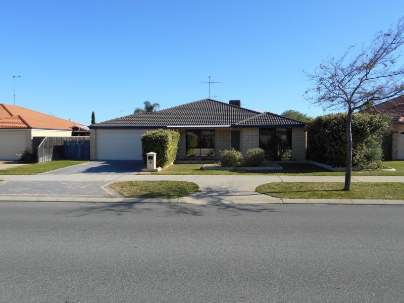 206 Peelwood Parade, Halls Head WA 6210