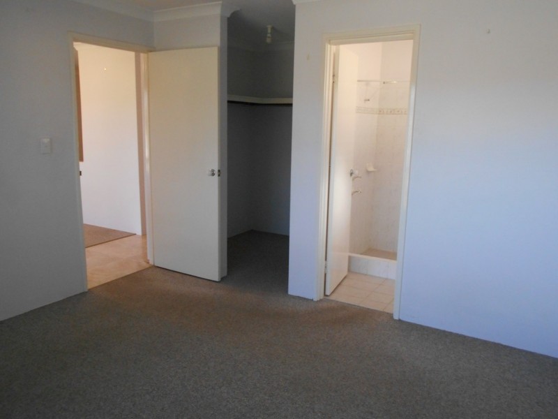 206 Peelwood Parade, Halls Head WA 6210
