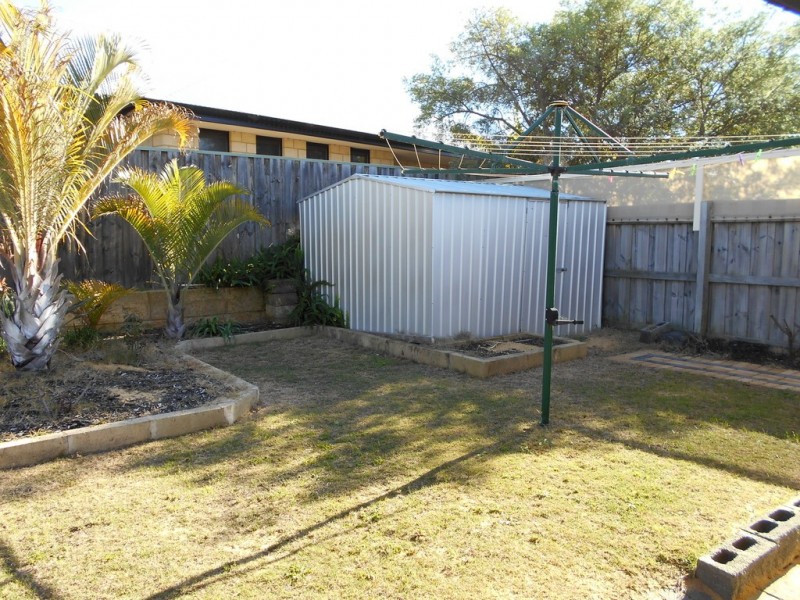 206 Peelwood Parade, Halls Head WA 6210
