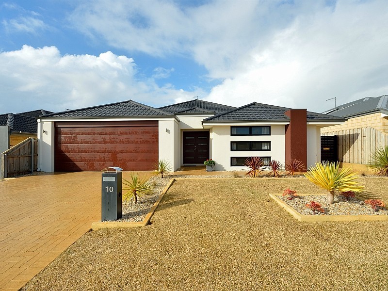 10 Brassii Link, Halls Head WA 6210