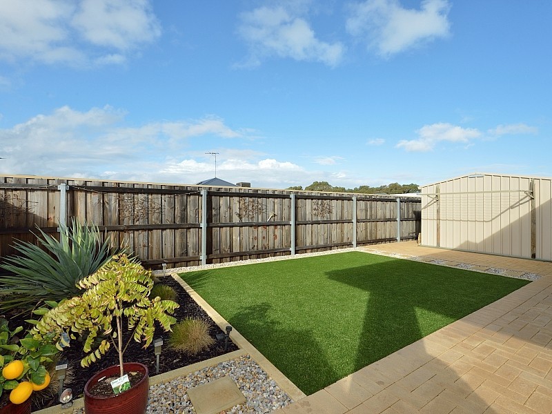 10 Brassii Link, Halls Head WA 6210