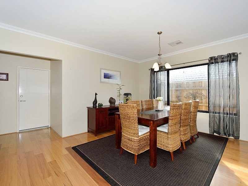 10 Brassii Link, Halls Head WA 6210