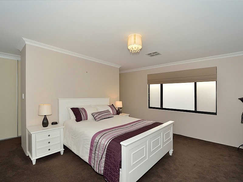 10 Brassii Link, Halls Head WA 6210