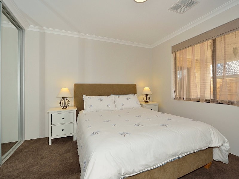 10 Brassii Link, Halls Head WA 6210