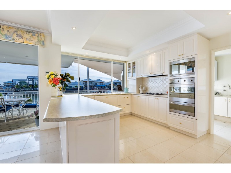 14 Bermuda Place, Halls Head WA 6210