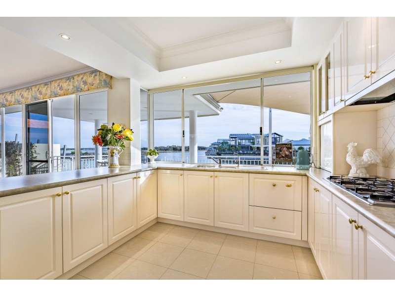 14 Bermuda Place, Halls Head WA 6210