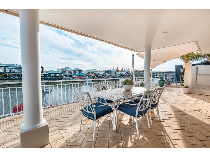 14 Bermuda Place, Halls Head WA 6210