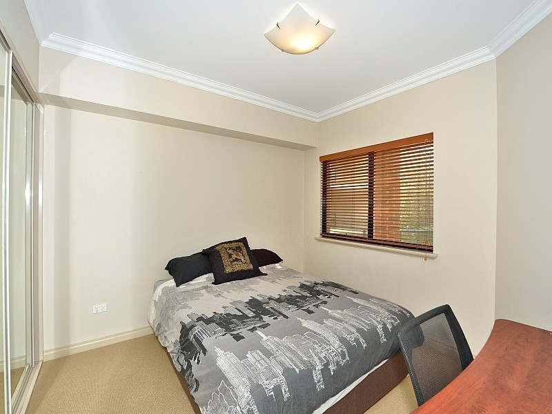 29/37 Dolphin Drive, Mandurah WA 6210