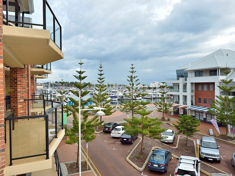 29/37 Dolphin Drive, Mandurah WA 6210