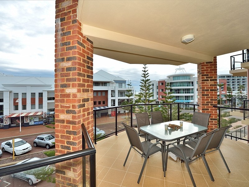 29/37 Dolphin Drive, Mandurah WA 6210