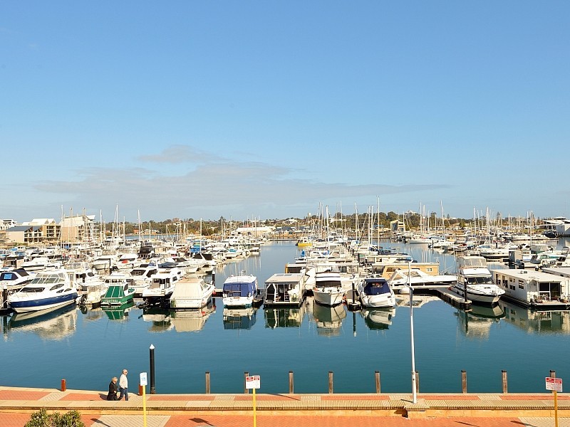 29/37 Dolphin Drive, Mandurah WA 6210