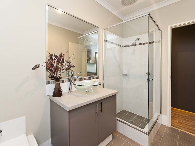 10 Orania Pass, Halls Head WA 6210