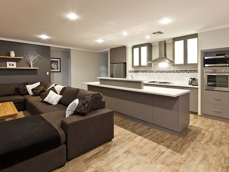 10 Orania Pass, Halls Head WA 6210