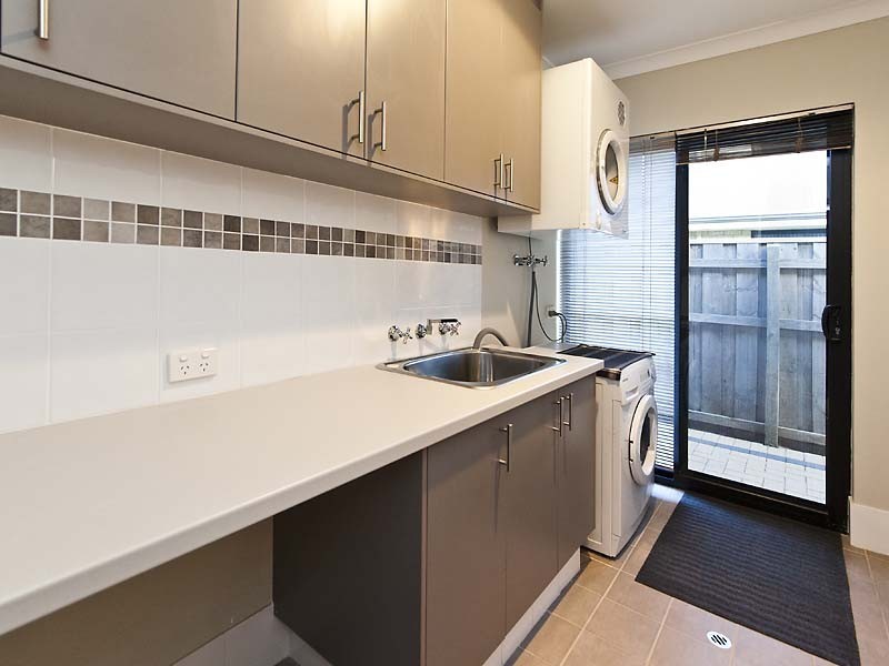 10 Orania Pass, Halls Head WA 6210