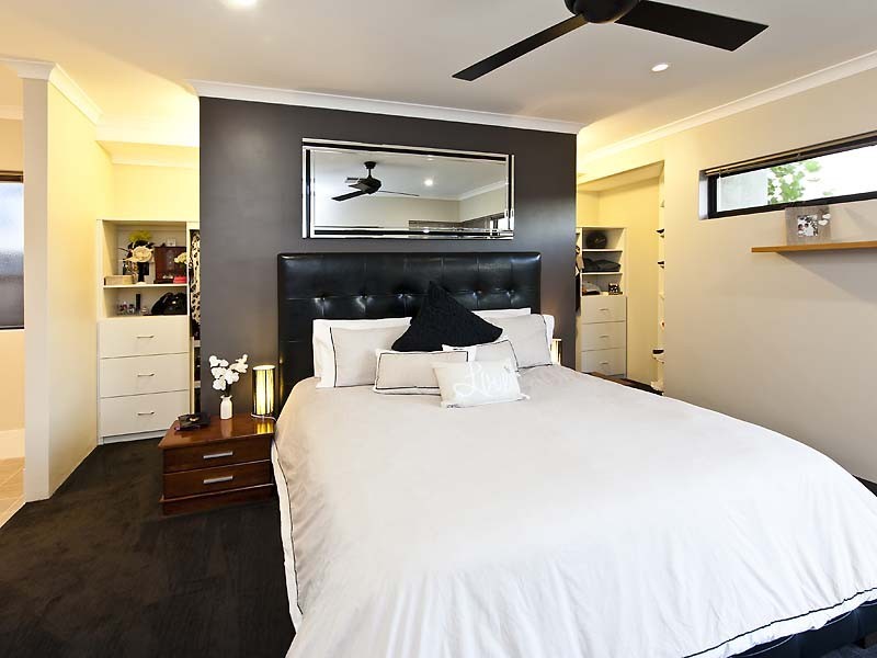 10 Orania Pass, Halls Head WA 6210