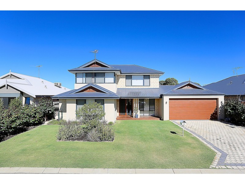 12 Dichondria Pass, Halls Head WA 6210