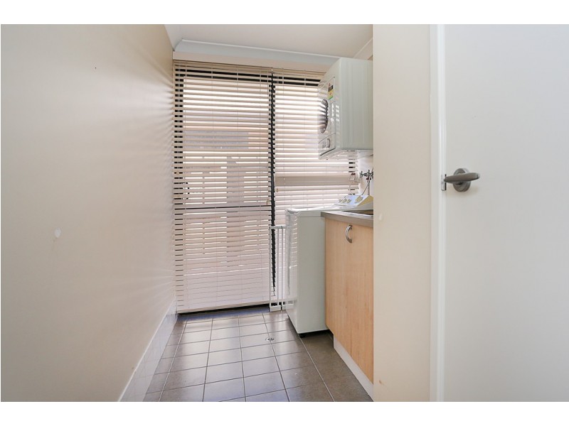 12 Dichondria Pass, Halls Head WA 6210