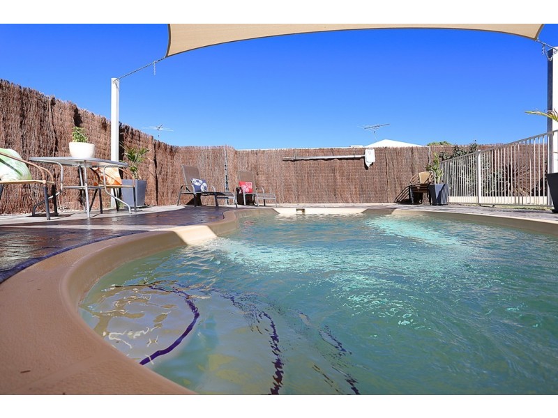 12 Dichondria Pass, Halls Head WA 6210