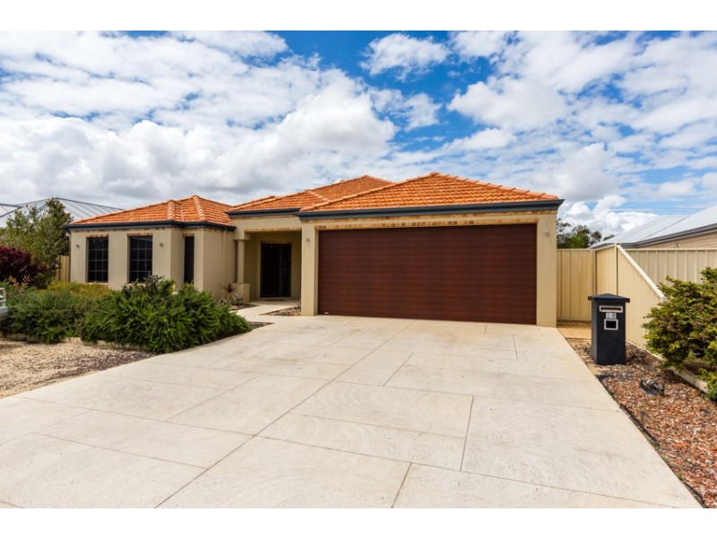 16 Arpenteur Turn, Madora Bay WA 6210